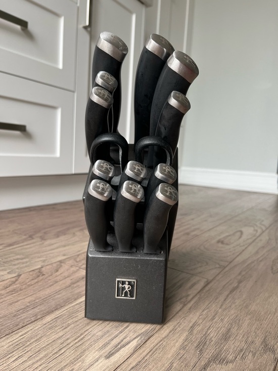 ZWILLING J.A. Henckels Other - Henckels Signature 14-Piece Knife Block Set - Black